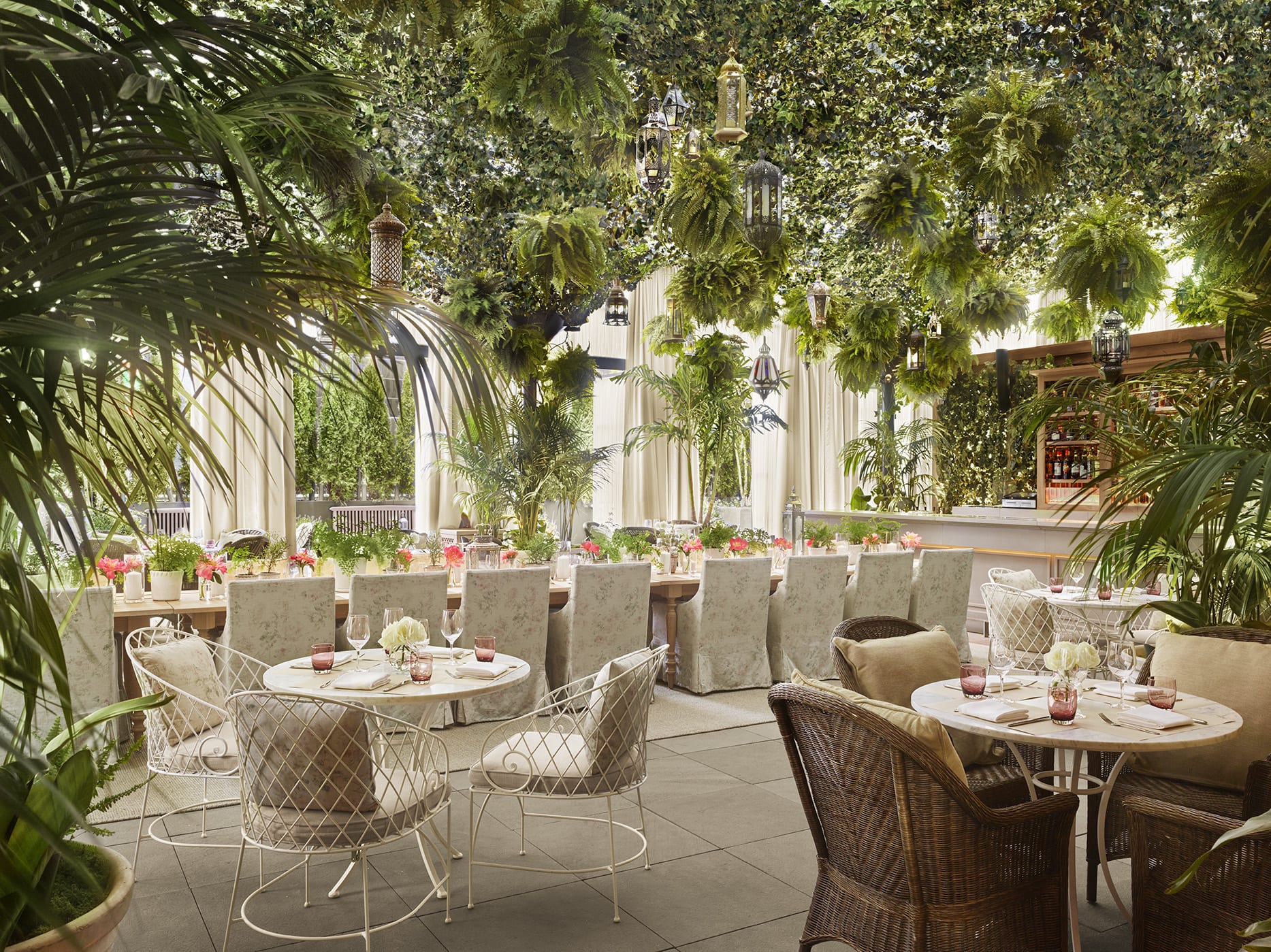 Outdoor Seating Dining